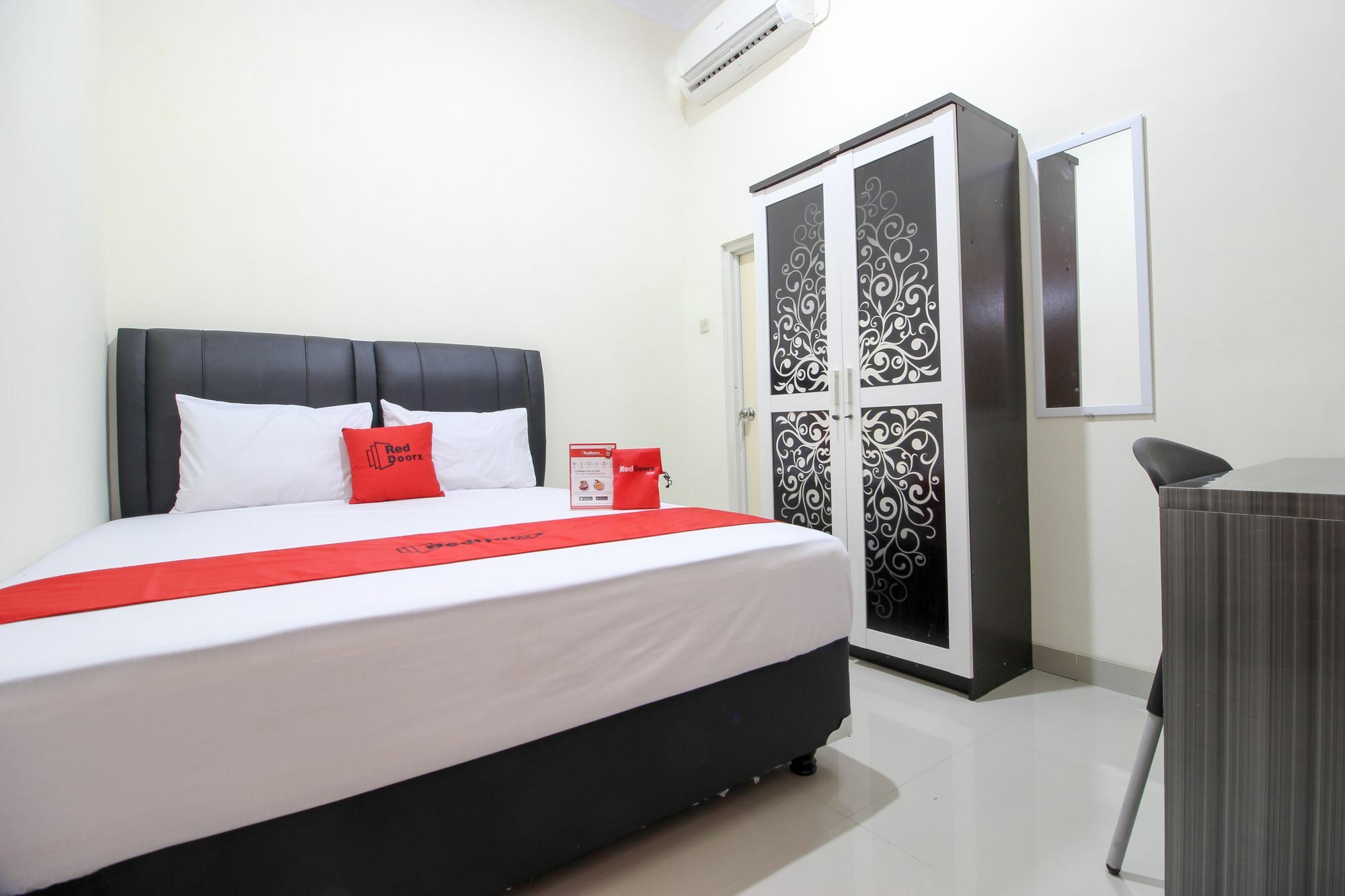 Reddoorz Plus Near Stie Ykpn 2 Maguwo Exterior foto